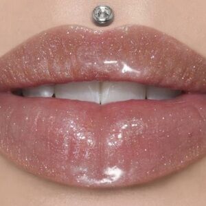 Jeffree Star - The Gloss - Color/ Pretzel Dip